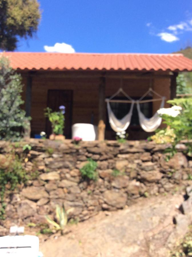 פיגרו דוס ויניוס Unique Tiny House With Natural Building Techniques מראה חיצוני תמונה