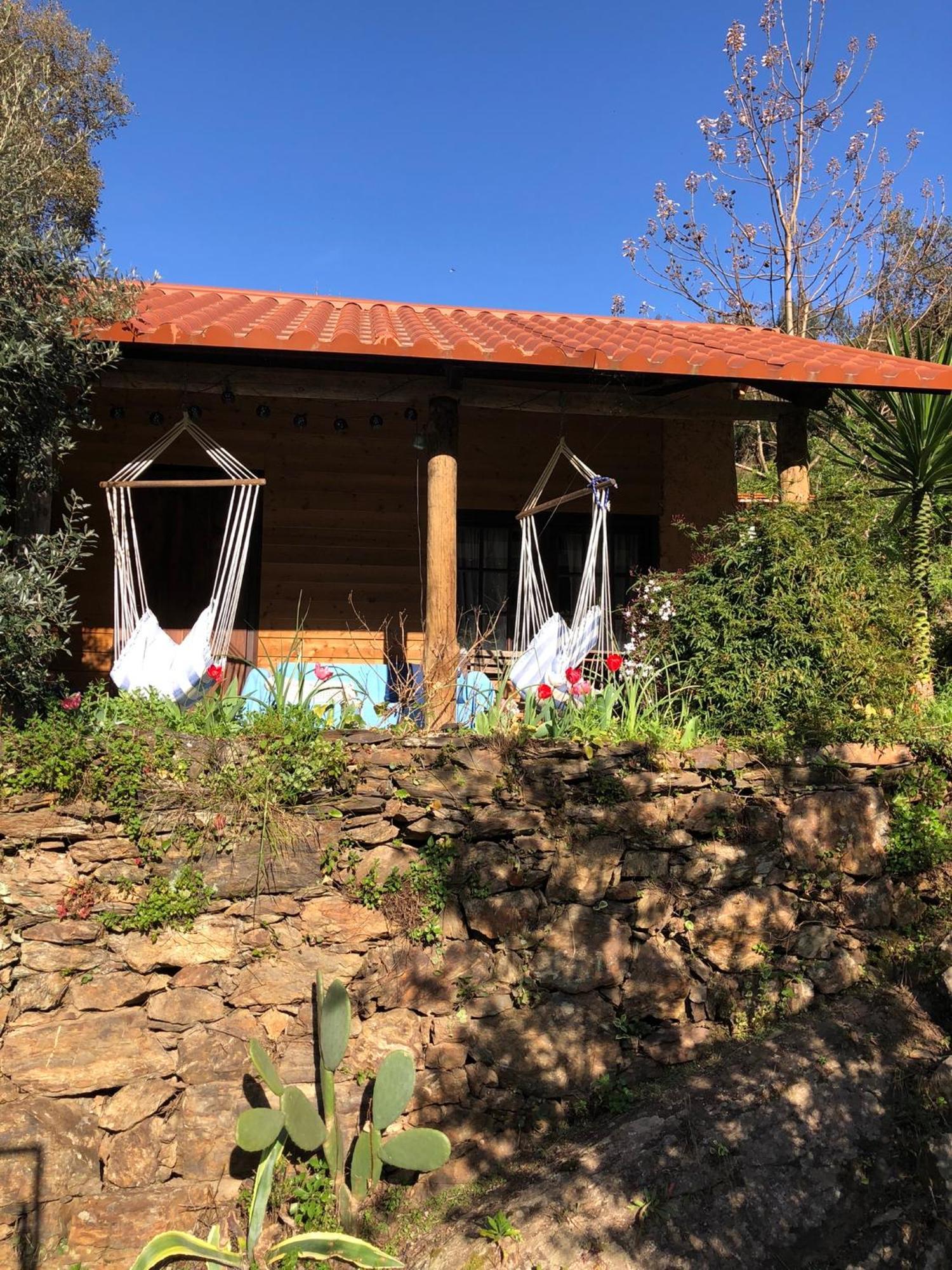 פיגרו דוס ויניוס Unique Tiny House With Natural Building Techniques מראה חיצוני תמונה